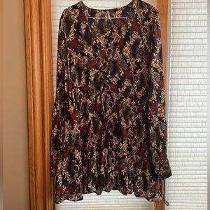 Beautiful Free People blouse or mini dress, umpire wasted tie under Brazier